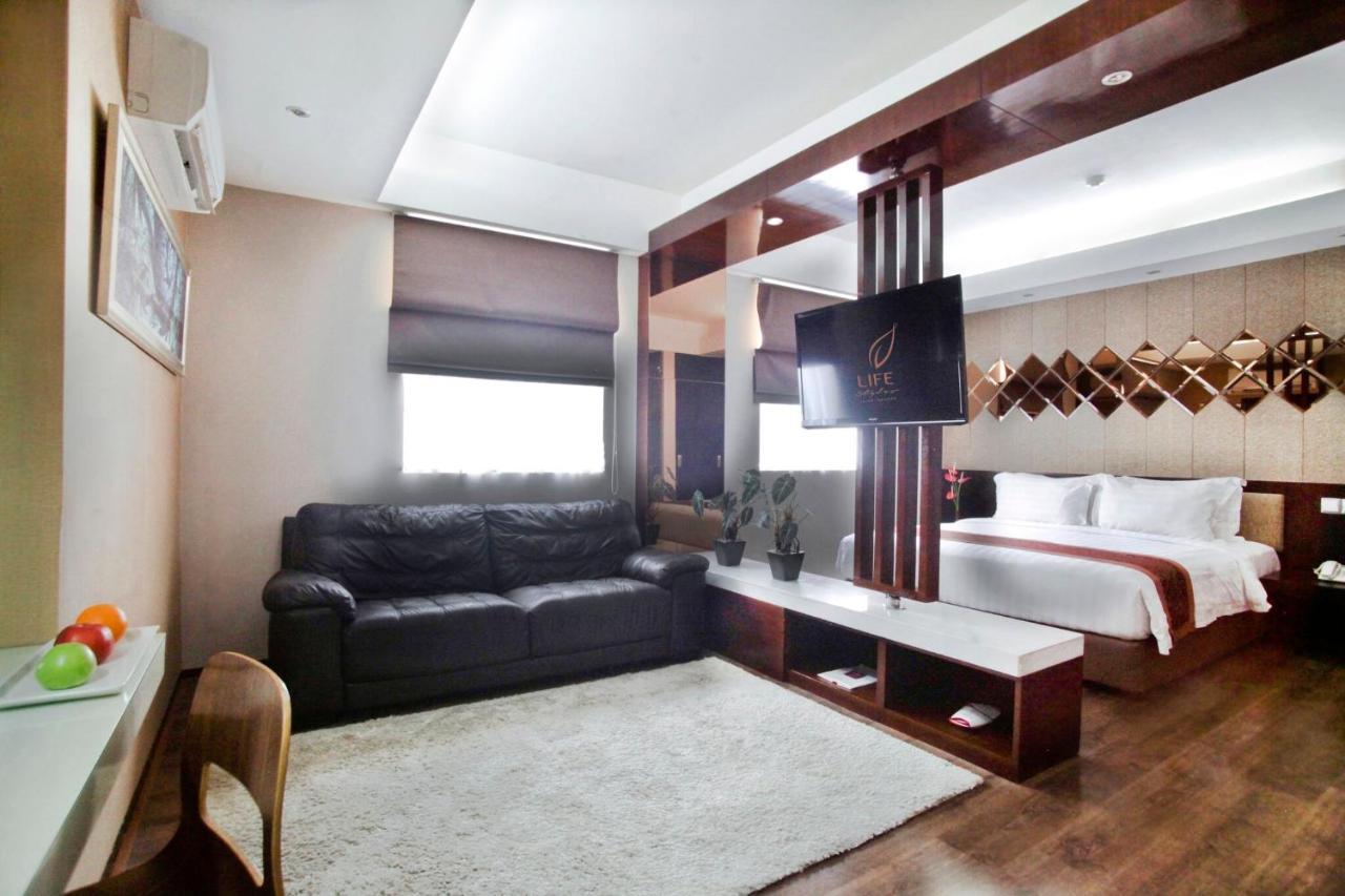 โรงแรมเฟเวอร์ มากาซาร์ ภายนอก รูปภาพ