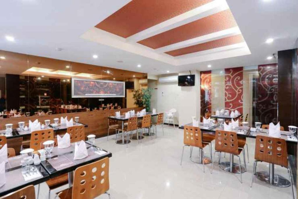 โรงแรมเฟเวอร์ มากาซาร์ ภายนอก รูปภาพ