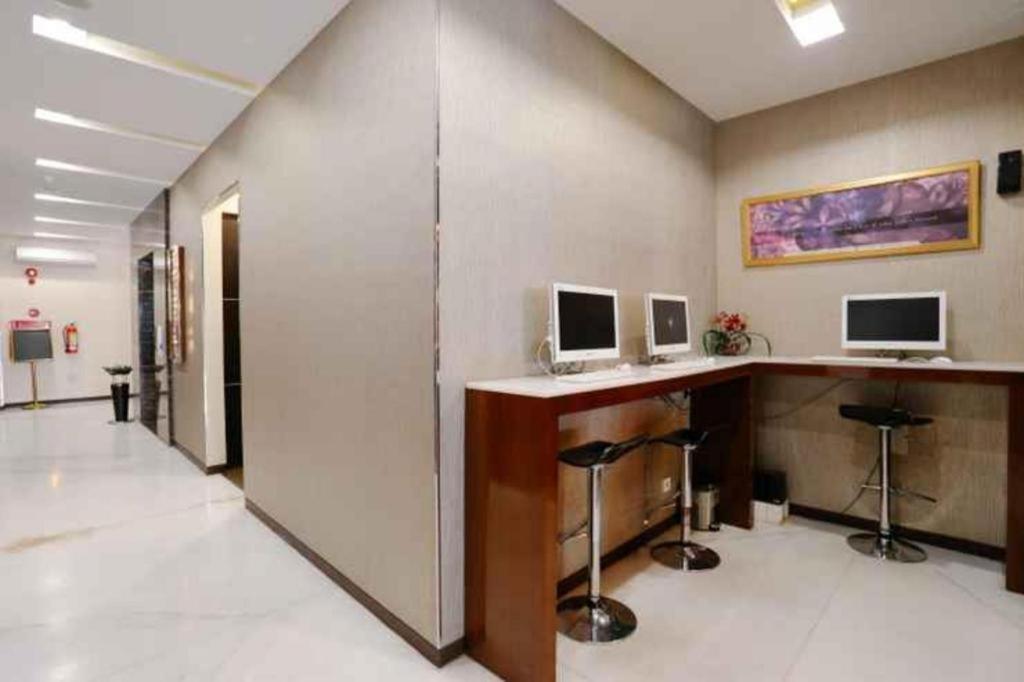โรงแรมเฟเวอร์ มากาซาร์ ภายนอก รูปภาพ