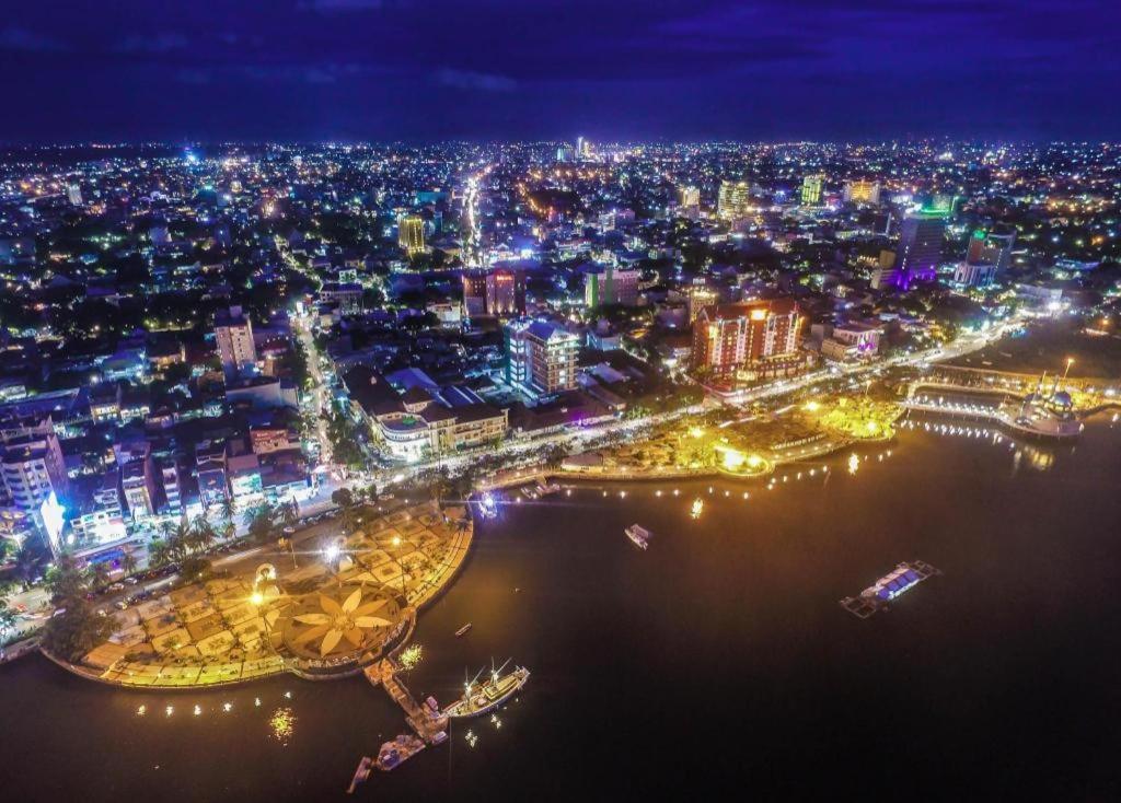 โรงแรมเฟเวอร์ มากาซาร์ ภายนอก รูปภาพ