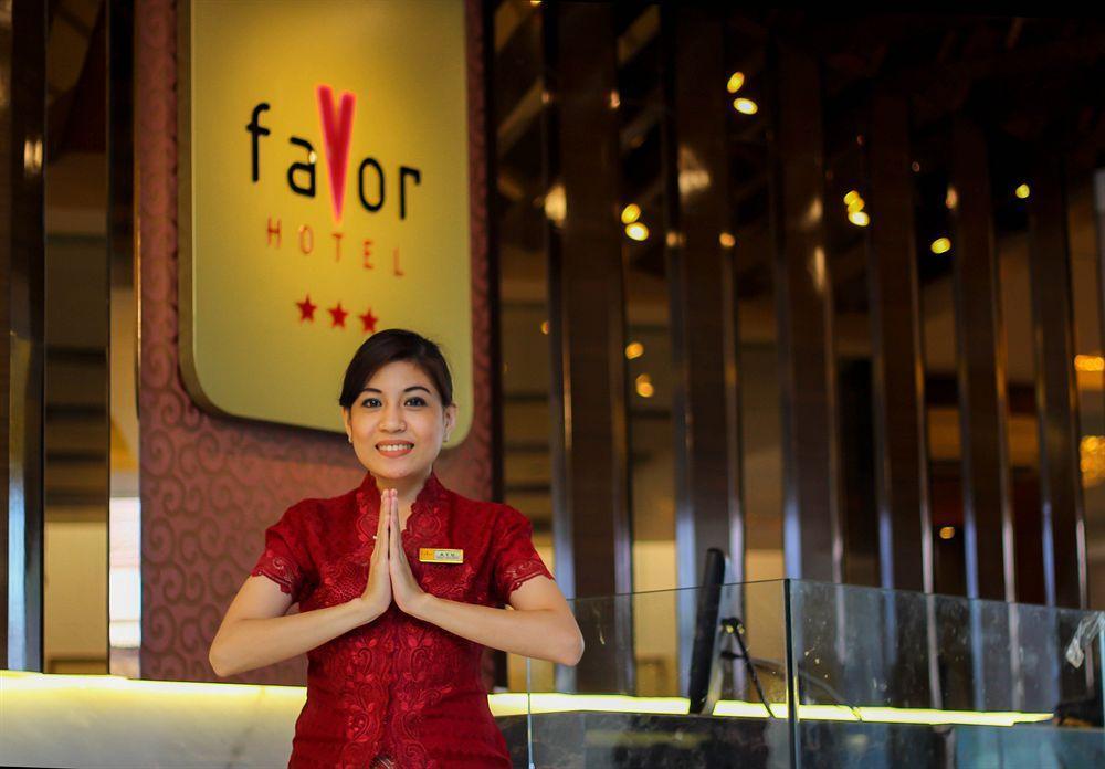 โรงแรมเฟเวอร์ มากาซาร์ ภายนอก รูปภาพ